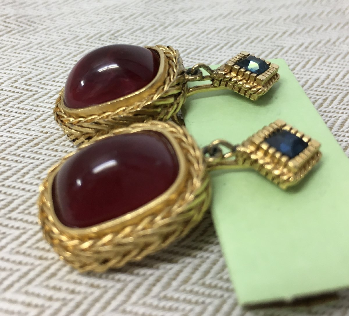 Item photo